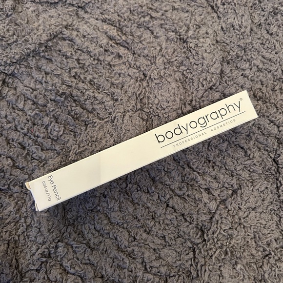 Makeup Bundle - Picture 13 of 13